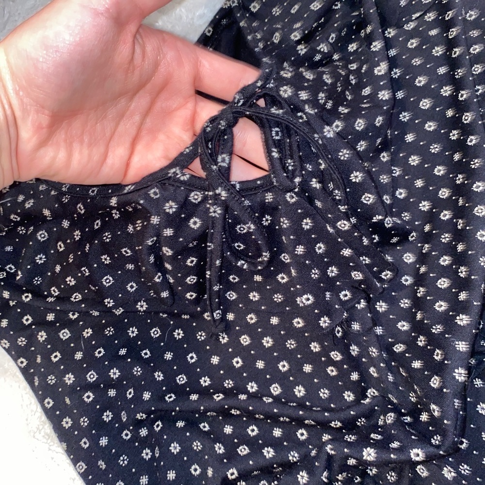 Romper - Picture 2 of 4